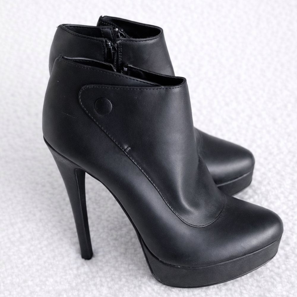 Chinese Laundry Black Platform Ankle Booties | Stiletto Heel | Side Zip